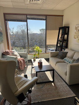 beaverton hillsdale hwy - therapist office